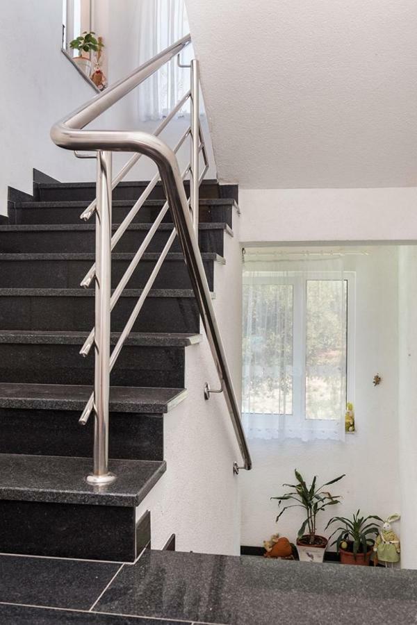 Apartmani Nina シベニク エクステリア 写真