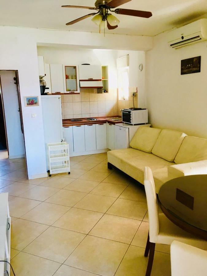 Apartmani Nina シベニク エクステリア 写真