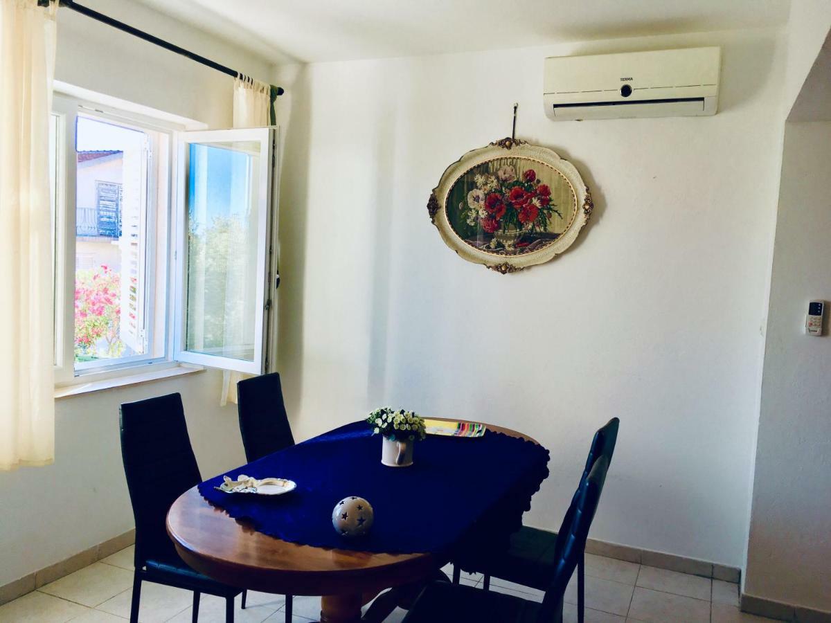 Apartmani Nina シベニク エクステリア 写真